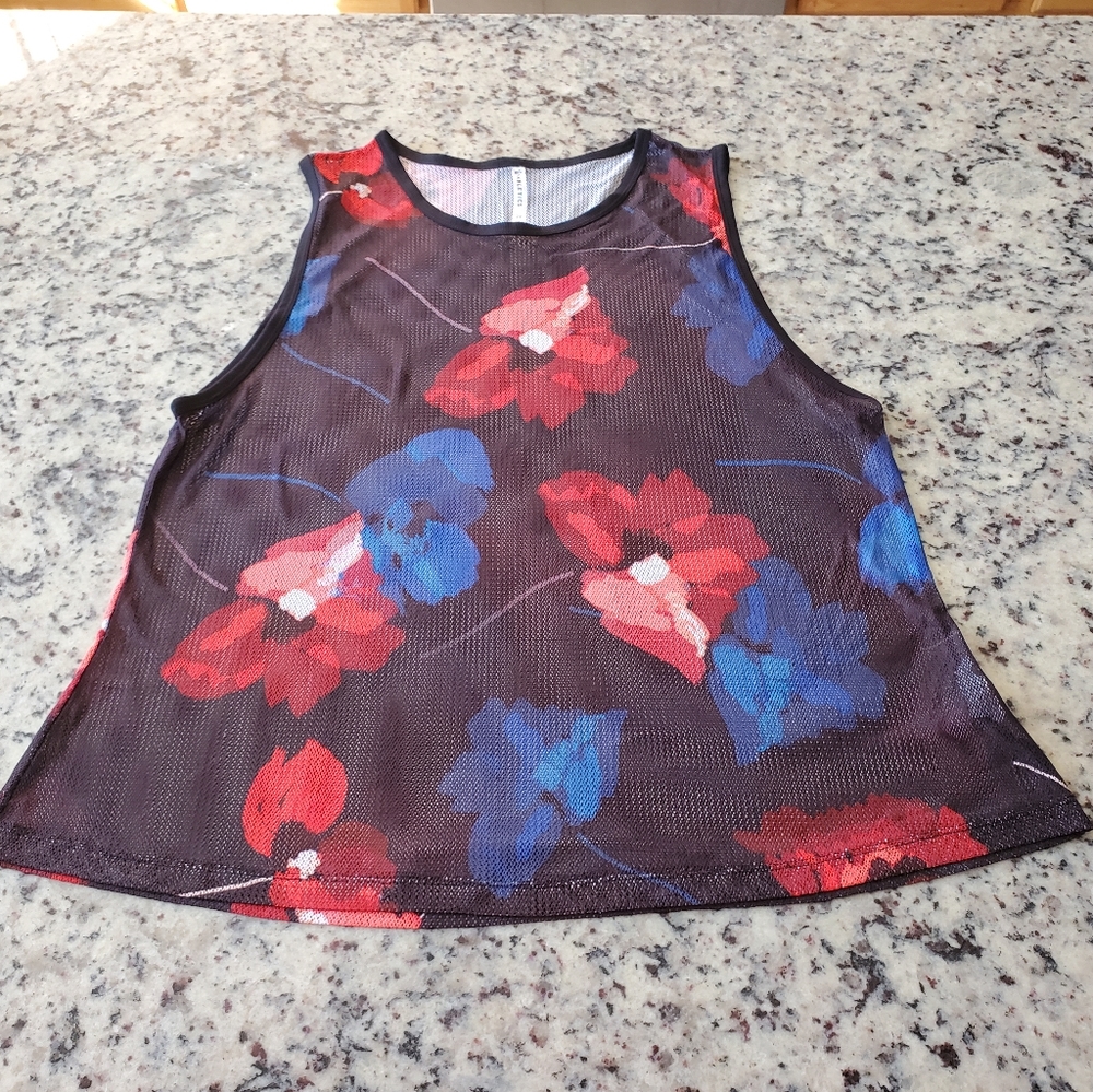 New 3 Fabletics tops, no tags,size 2x - Picture 2 of 5